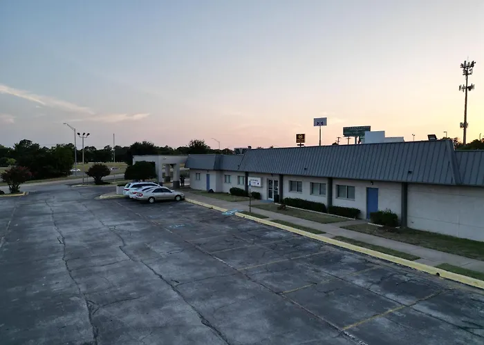 Texas Inn & Suites Denton